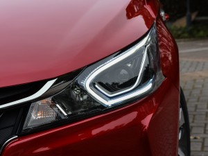 東風(fēng)裕隆 銳3 2016款 1.6L CVT尊享型天窗版