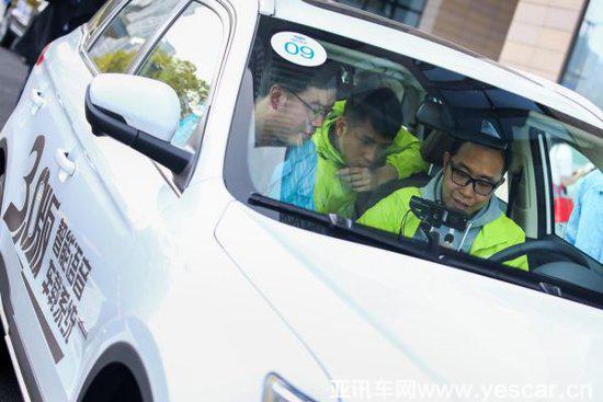 能說(shuō)會(huì)道 機(jī)智會(huì)“撩”的智能互聯(lián)SUV