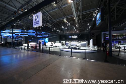 提前嘗鮮! 重慶車展長安展臺坐等你來