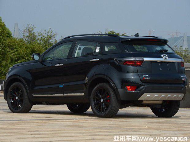 江鈴汽車 馭勝S330 2017款 1.5L GTDi 自動兩驅(qū)極夜版