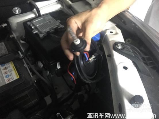 車(chē)燈改裝：近光氙氣燈，遠(yuǎn)光LED大燈組合最完美