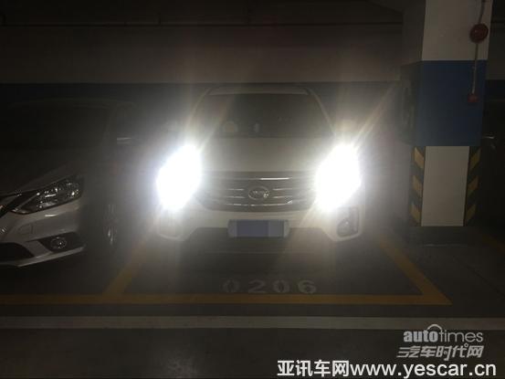 車(chē)燈改裝：近光氙氣燈，遠(yuǎn)光LED大燈組合最完美