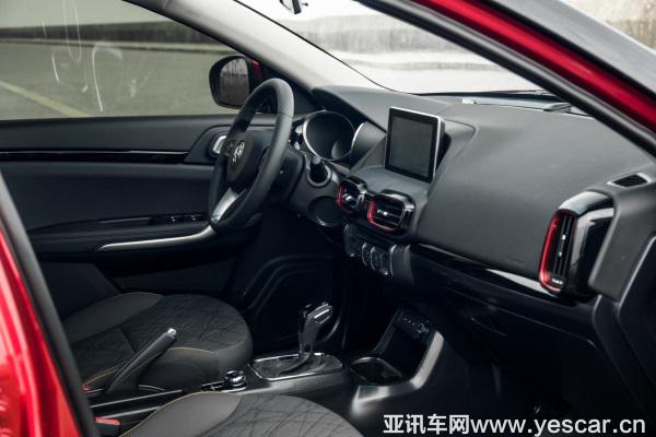 和東風(fēng)風(fēng)神AX4一起導(dǎo)演精彩生活