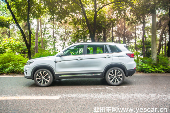 1-（已確認(rèn)）【0814軟文】進(jìn)能翻山越嶺，退能上下班代步，長(zhǎng)安新cs75了解下v1631.png