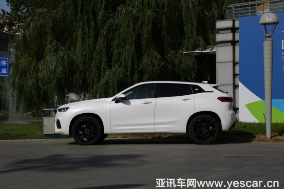 9月4日VV7通發(fā)稿一：輕奢設(shè)計(jì)師 VV7承載創(chuàng)業(yè)夢(mèng)557.png