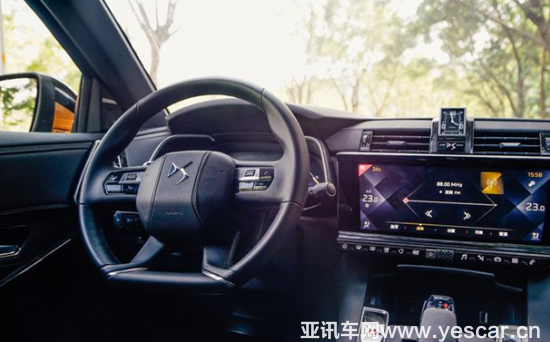 【DS7】高性能配置讓駕駛生活變得更舒適自在