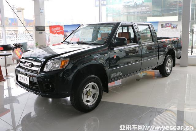 皮卡年輕化發(fā)展，看江鈴寶典與東風(fēng)日產(chǎn)銳騏如何應(yīng)對