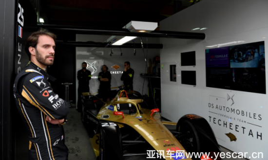 中國(guó)DS鈦麒車隊(duì)車手讓-埃里克·維爾涅榮獲巴黎國(guó)際汽車節(jié)大獎(jiǎng)