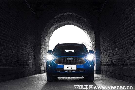 2-3《一輛年輕的suv需要什么？哈弗f7以ai智能奪冠 》231.png