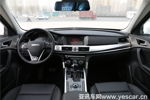 4月13日-哈弗h7 h7l資訊稿-老司機(jī)點(diǎn)評(píng)：2019款h7h7l才是班級(jí)“三好學(xué)生”v6984.png