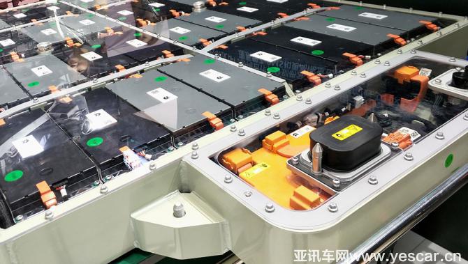 09084622a3d59b18dd4463.jpg autohomecar__ChcCRF0Pwz-AINE7AAca0jkcGws764.jpg