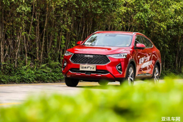 哈弗F7x【0815】裂變-哈弗F7x／CR-V／逍客大對比 哪款車型更勝一籌？(1)(1)1867.png