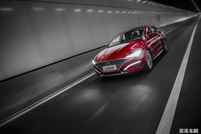 V2從偶像派蛻變?yōu)閷?shí)力派 北京現(xiàn)代磨練技術(shù)內(nèi)功成就LA FESTA菲斯塔J.D.Power新車(chē)質(zhì)量第一(9)895.png