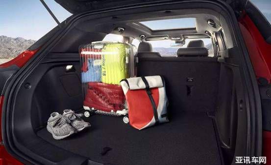 福特領(lǐng)界遇上雪佛蘭創(chuàng)界，誰才最適合中國家庭的美式SUV？