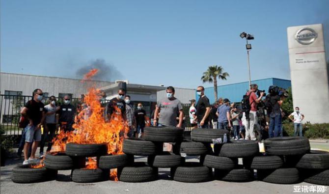 01090553f268d946159097.jpg image002.jpg