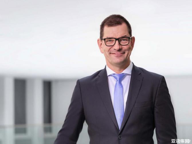 01091500c63478bc3d9393.jpg image002.jpg