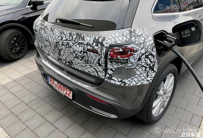 01091200f29febf2cb7396.jpg image003.jpg