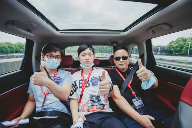 02182111a12d8ce5167329.jpg image002.jpg