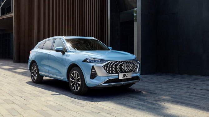 汽車停在路上

描述已自動生成