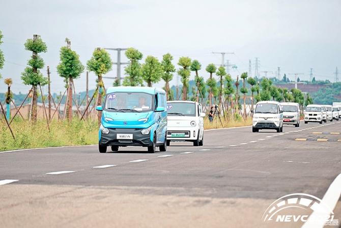 近60臺(tái)車參與比賽和展示 第六屆中國(guó)新能源物流車挑戰(zhàn)賽盛大開幕