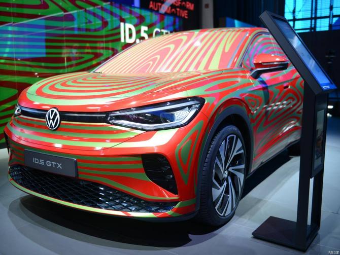 220908037b3de58f4f8437.jpg image001.jpg