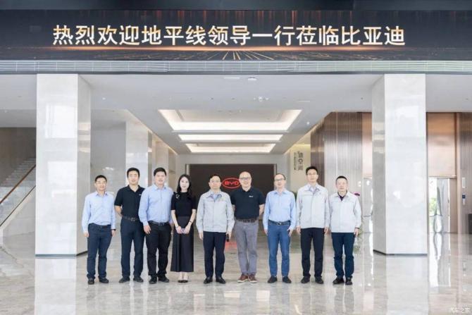 240938370aaa2e899b4504.jpg image001.jpg