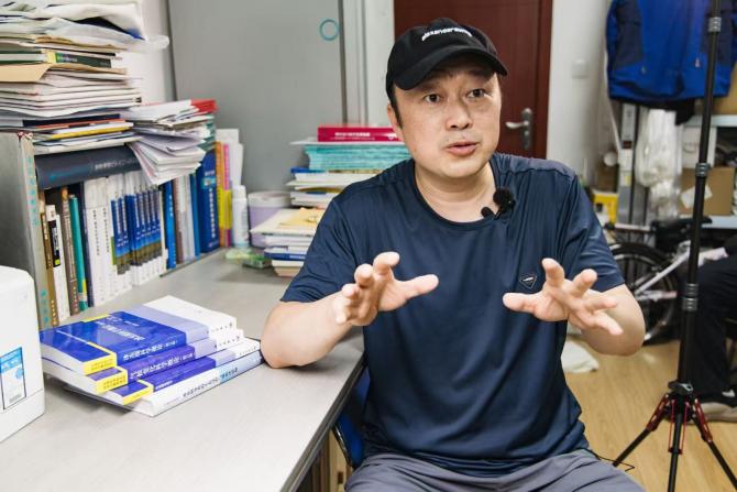 何曉波采訪.jpg