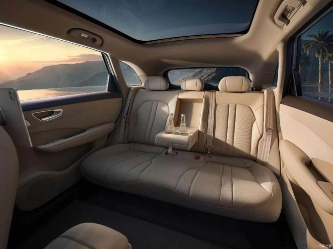 220809278bf251e3820158.jpg image002.jpg