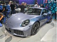 新款保時(shí)捷911 Turbo S于進(jìn)博會(huì)國(guó)內(nèi)首發(fā)亮相