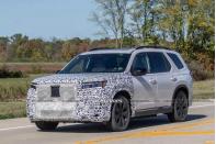 明年夏秋季發(fā)布/內(nèi)外升級 新款本田Pilot路試諜照